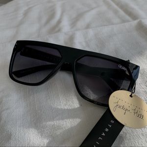 Quay Australia Jaclyn Hill Very Busy- Black/Smoke